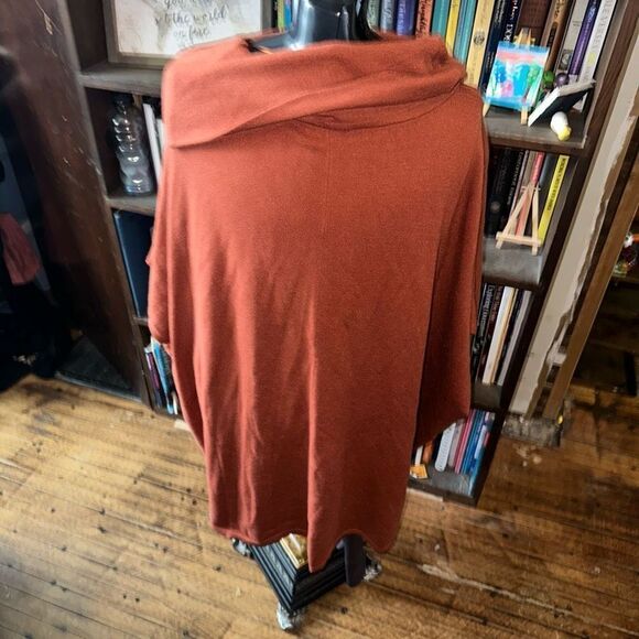 Eloquii Elements rust drape cowl neck 26/28 flowy top - Picture 2 of 4